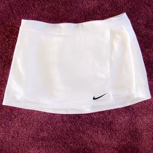 Women’s golf skirt